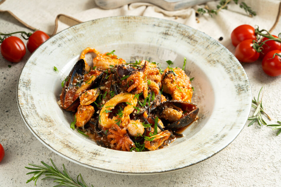 MAKARONAI SU JŪROS GĖRYBĖMIS